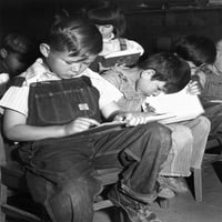 Školci, 1941. NTHER FARM -ov radnički kamp u Caldwellu, Idaho, fotografirao Russell Lee. Ispis plakata